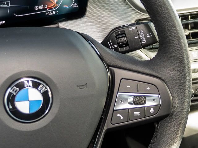 BMW 118 118i 5-deurs Sedan