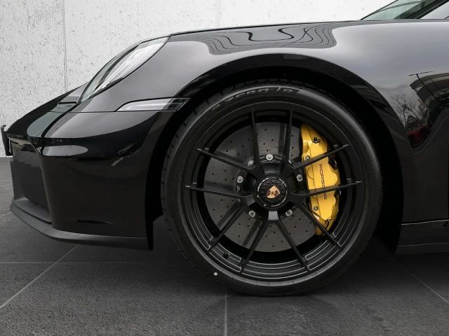 Porsche 992 Carrera Coupé GTS