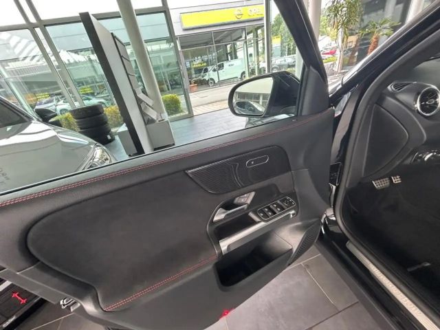 Mercedes-Benz GLB 180 AMG Line GLB 180 d