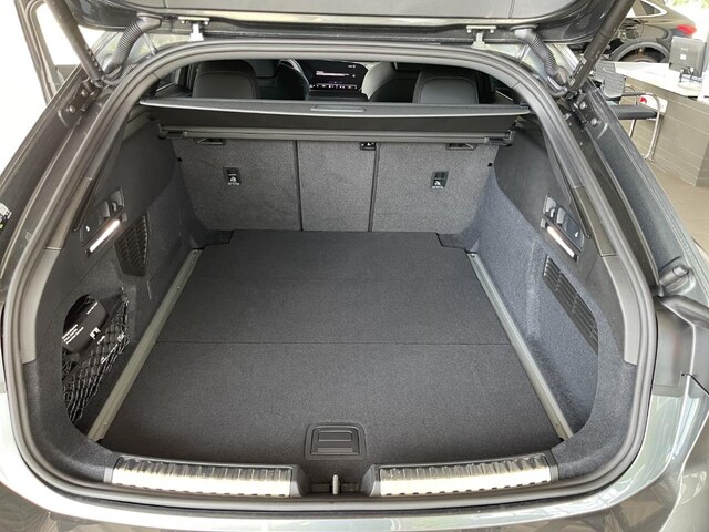 Audi A6 Avant Quattro S-Tronic