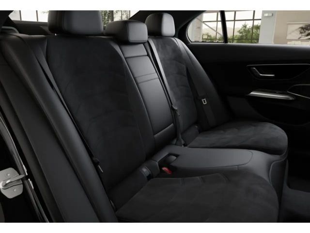 Mercedes-Benz E 220 AMG Line E 220 d Sedan