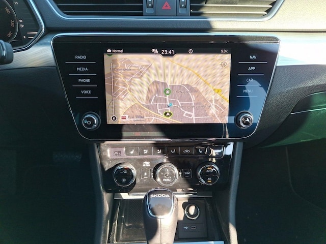 Skoda Superb 1.4 TSI Ambition Combi iV