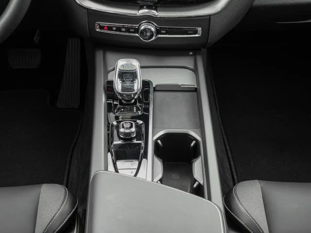 Volvo XC60 AWD Dark Plus T6