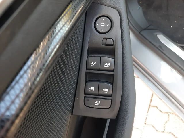 BMW 118 118i Sedan Sport Line