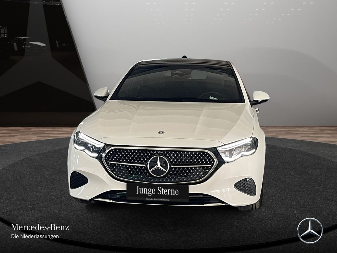 Mercedes-Benz E 200 AVANTGARDE Sedan