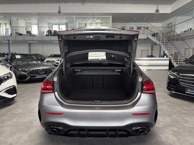 Mercedes-Benz A 35 AMG 4MATIC AMG Line