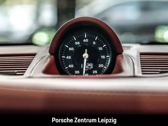 Porsche 992 4 Coupé GTS Targa