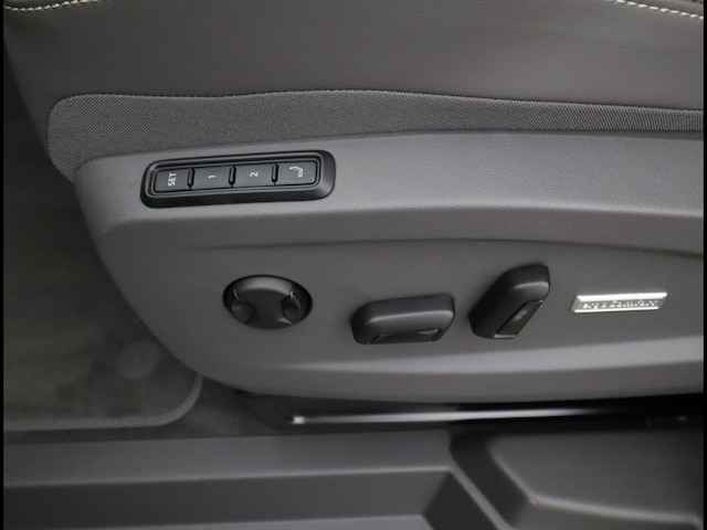 Volkswagen Multivan 2.0 TDI DSG Style T7