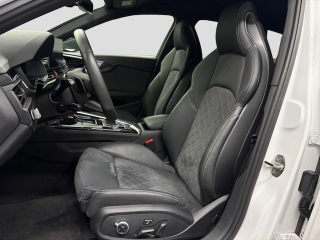 Audi A4 40 TFSI Avant Quattro S-Line S-Tronic