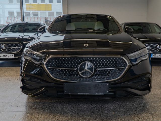 Mercedes-Benz E 200 Sedan