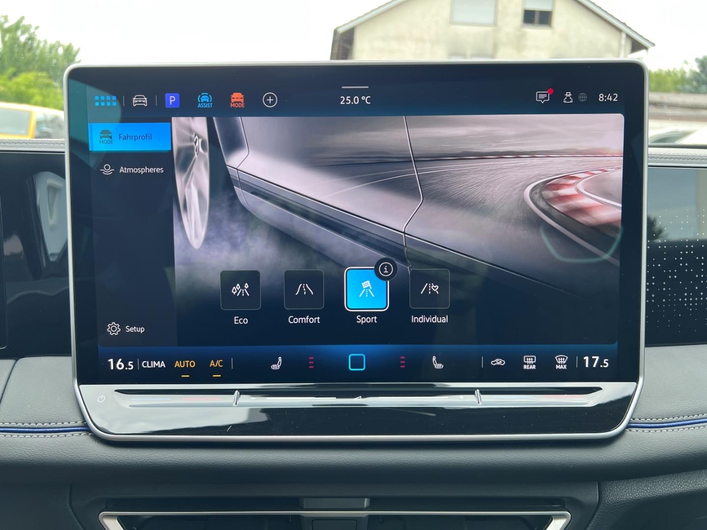 Volkswagen Tiguan 1.5 eTSI IQ.Drive R-Line