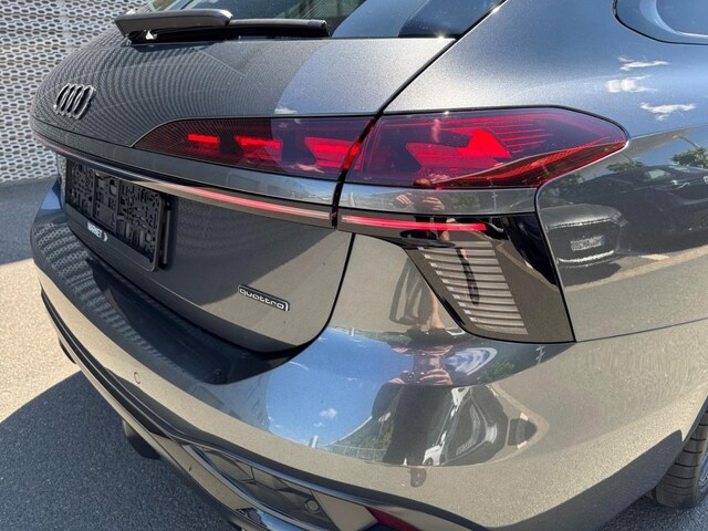 Audi A6 Avant Quattro S-Tronic