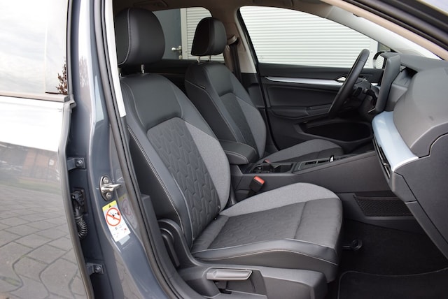 Volkswagen Golf 1.5 eTSI DSG Golf VIII