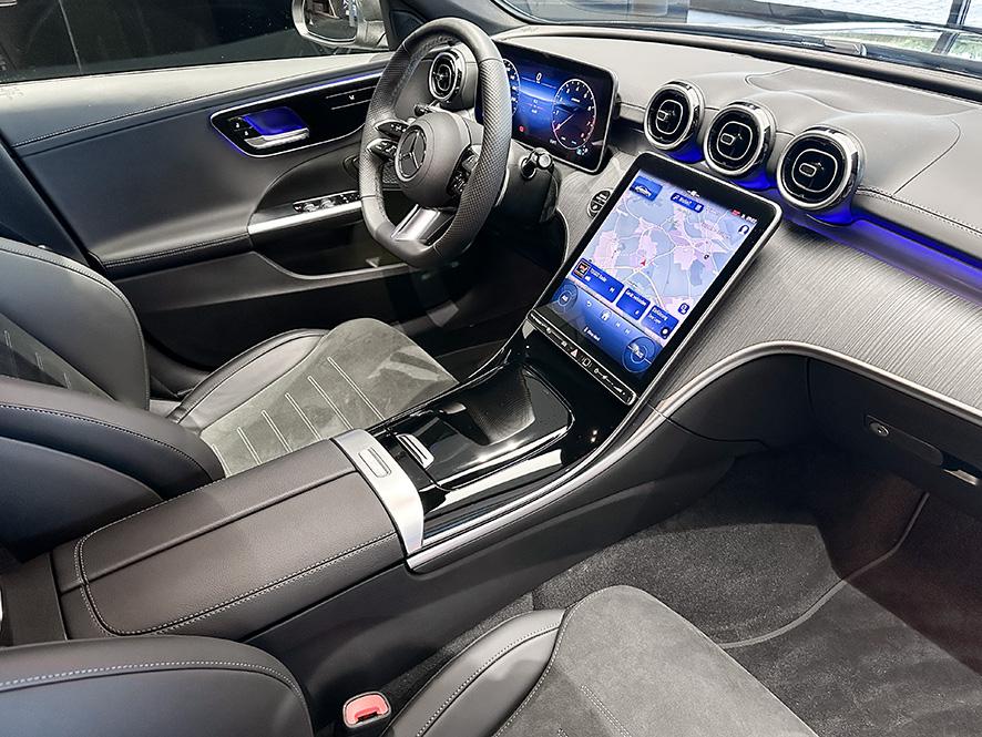 Mercedes-Benz C 200 AMG Line Sedan