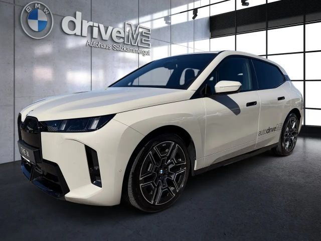 BMW iX xDrive45