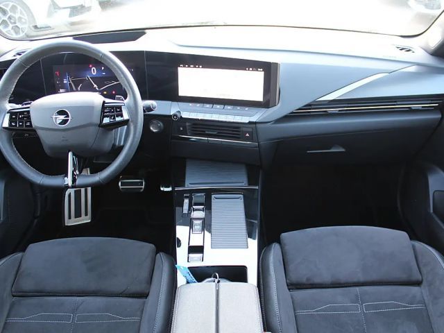 Opel Astra Sports Tourer Ultimate