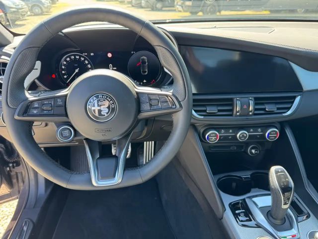 Alfa Romeo Giulia AT8 Q4 Turbo Veloce