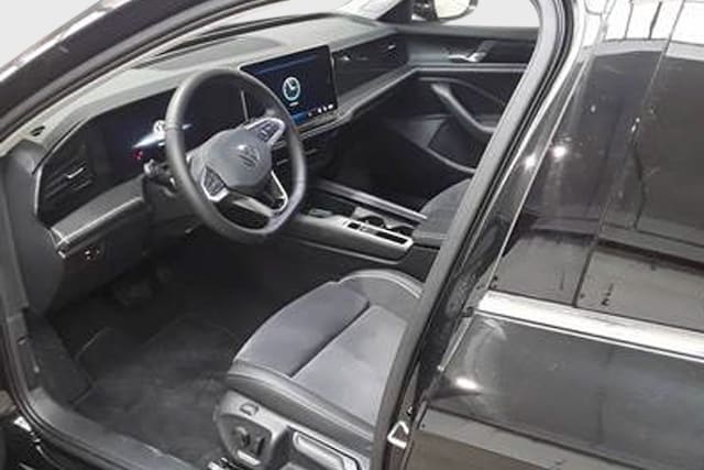Volkswagen Passat 1.5 eTSI Business DSG Variant
