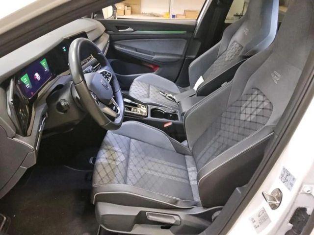 Volkswagen Golf 1.5 eTSI DSG Golf VIII R-Line