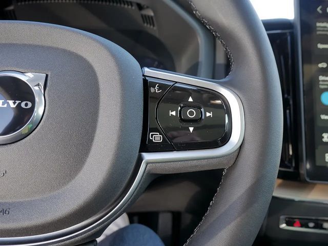 Volvo XC60 AWD Dark Plus