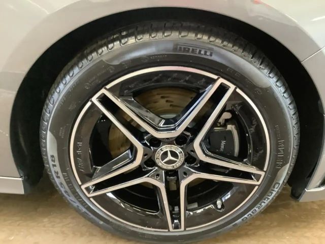 Mercedes-Benz B 220 4MATIC AMG Line