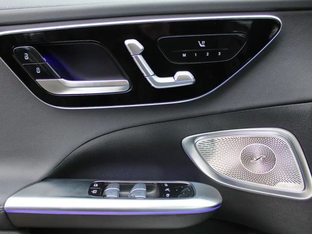 Mercedes-Benz C 200 AMG Line Sedan