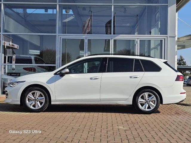 Volkswagen Golf 1.5 eTSI DSG Life Variant