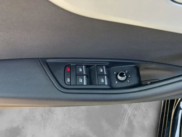 Audi A4 35 TFSI Avant S-Line S-Tronic