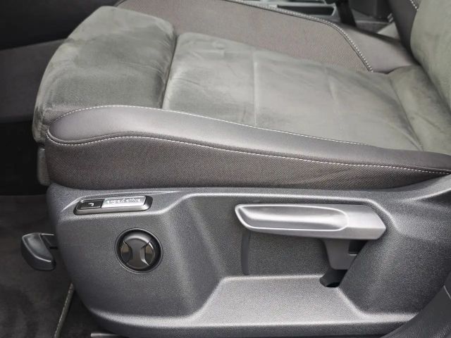 Volkswagen T-Roc 1.5 TSI DSG R-Line