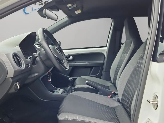 Volkswagen up! Active