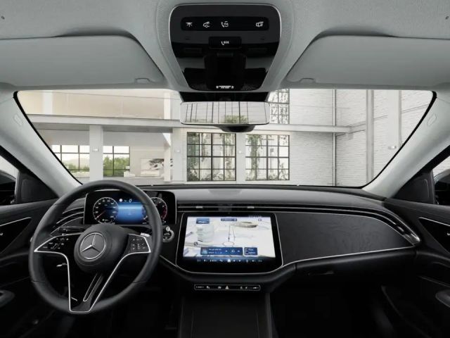 Mercedes-Benz E 200 AVANTGARDE Sedan