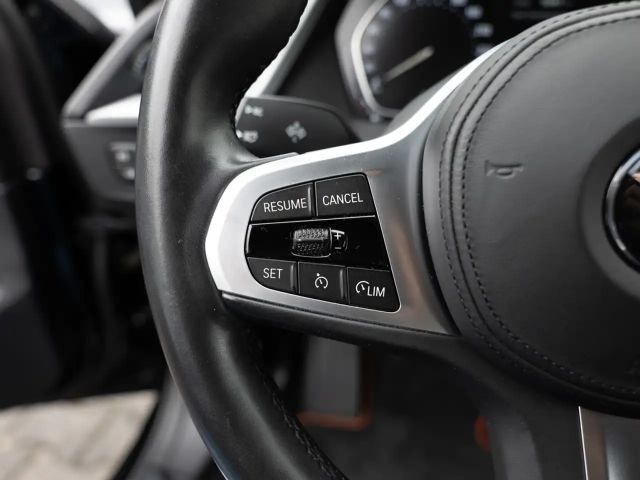 BMW 118 118i Sedan Sport Line