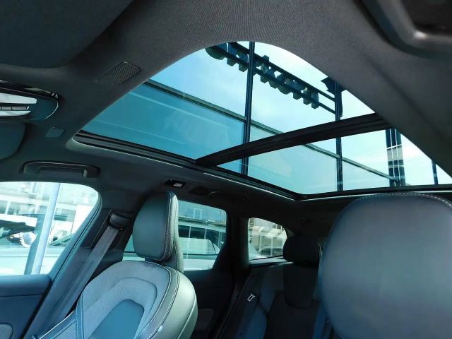 Volvo XC60 AWD Plus T6