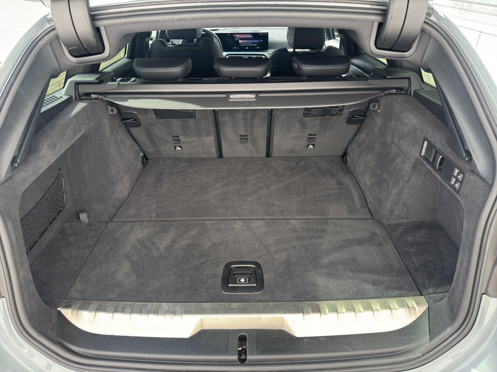 BMW 330 330e Touring