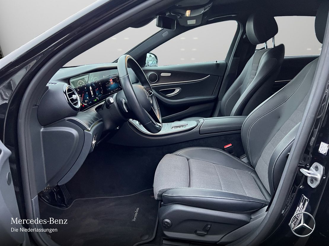 Mercedes-Benz E 200 4MATIC Sedan