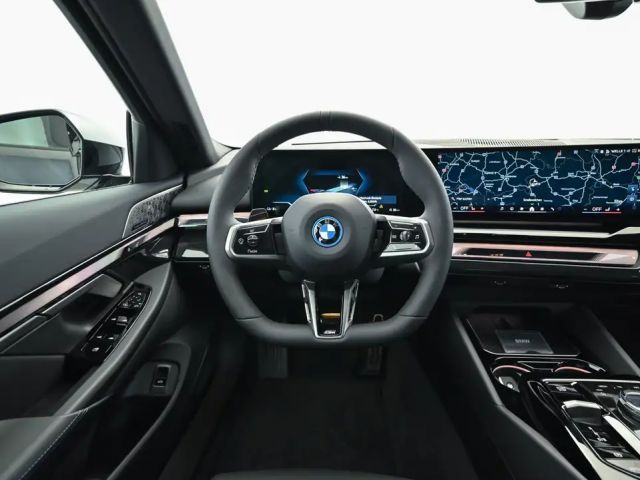 BMW i5 xDrive40