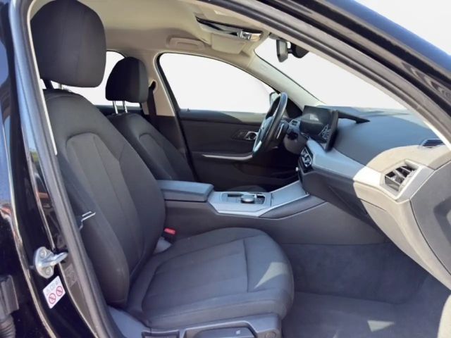 BMW 320 *** WIDSCREEN DISPLAY *** NP 61.260 *** -52% ***