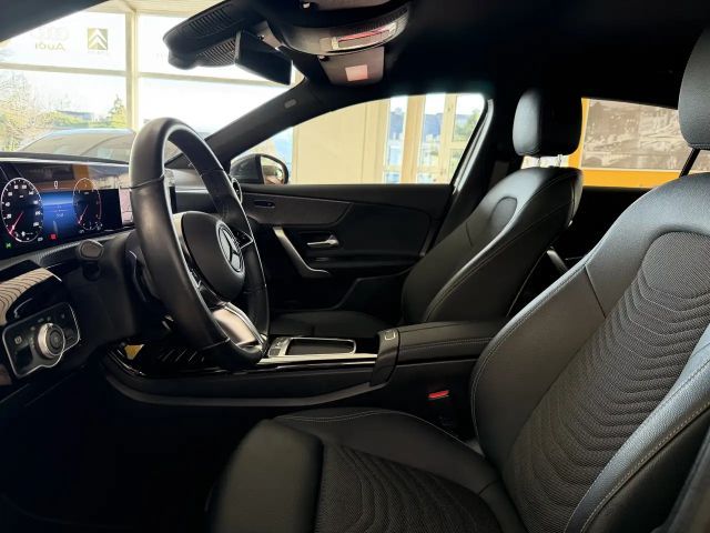 Mercedes-Benz A 180 A 180 d