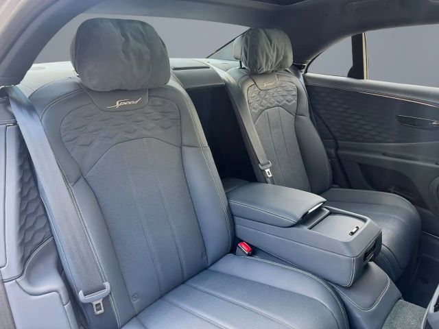 Bentley Flying Spur Hybrid V8