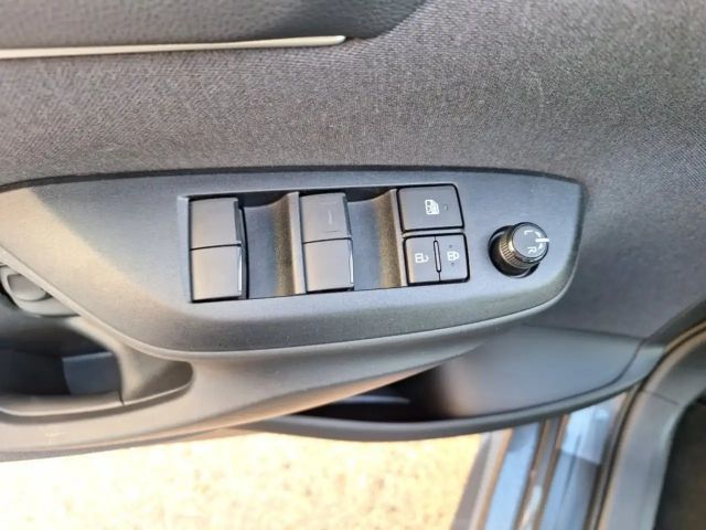 Mazda 2 Hybrid Centre Line