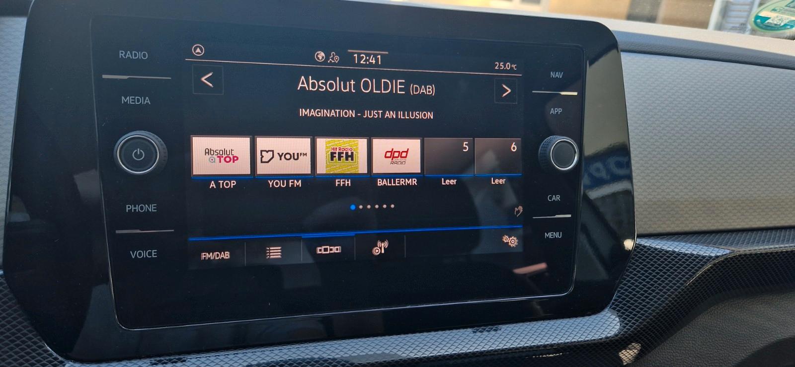 Volkswagen T-Cross StyleIQLEDKamera ACC Ascotgrau