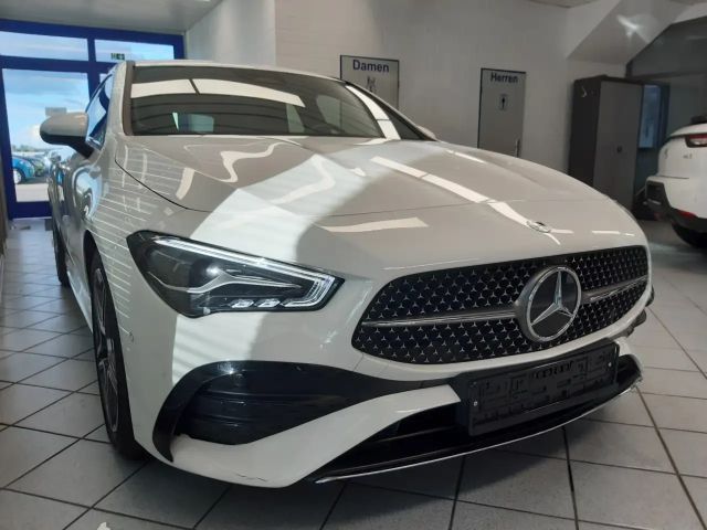 Mercedes-Benz CLA 200 AMG Line