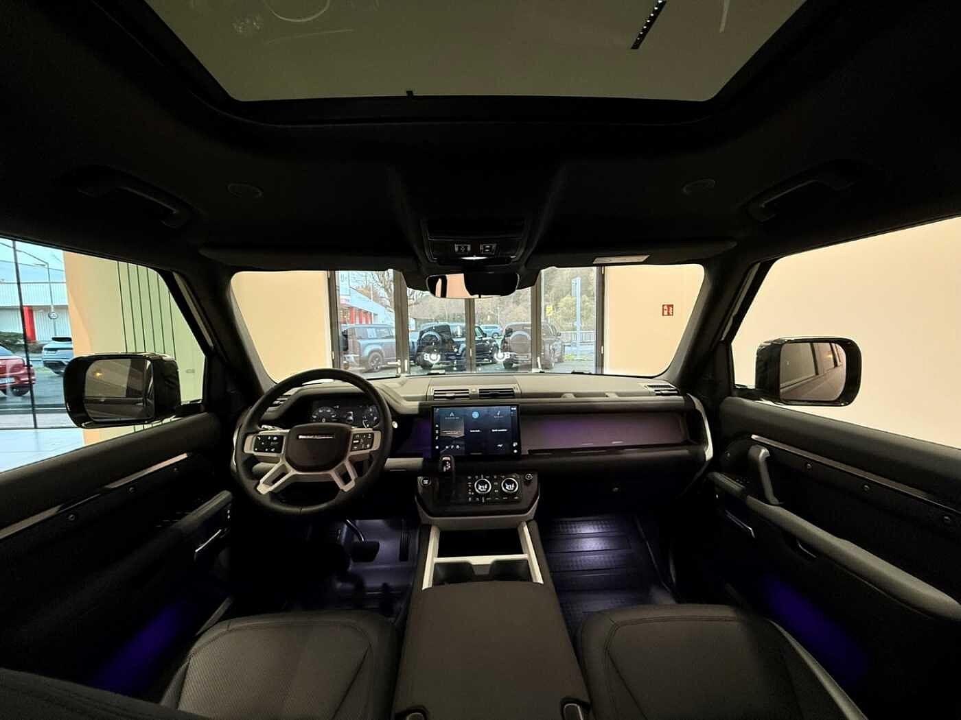 Land Rover Defender 110 Dynamic SE