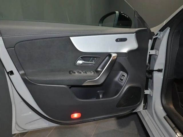 Mercedes-Benz CLA 180 AMG Line Shooting Brake