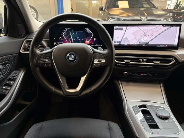 BMW 330 330e Touring