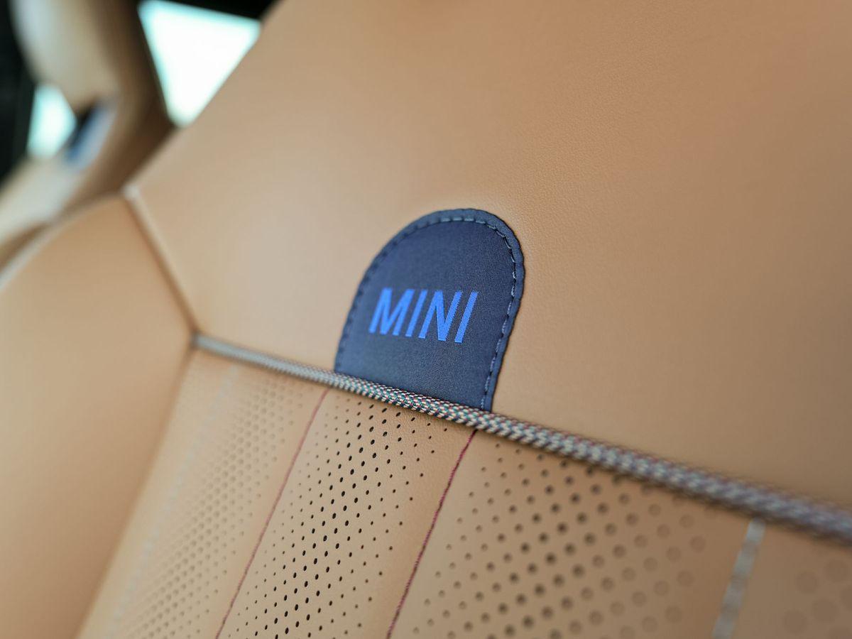 MINI Cooper C Countryman Favoured