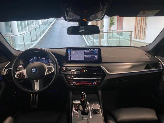 BMW 530 530e M-Sport Sedan xDrive