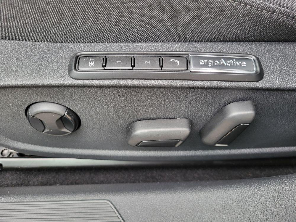 Volkswagen Golf Style Variant