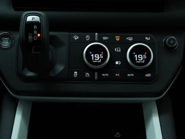 Land Rover Defender 3.0 Dynamic SE