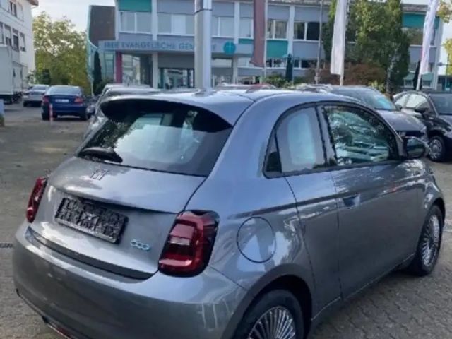 Fiat 500e 3+1, 42KWh, ab 399,- Euro monatlich*